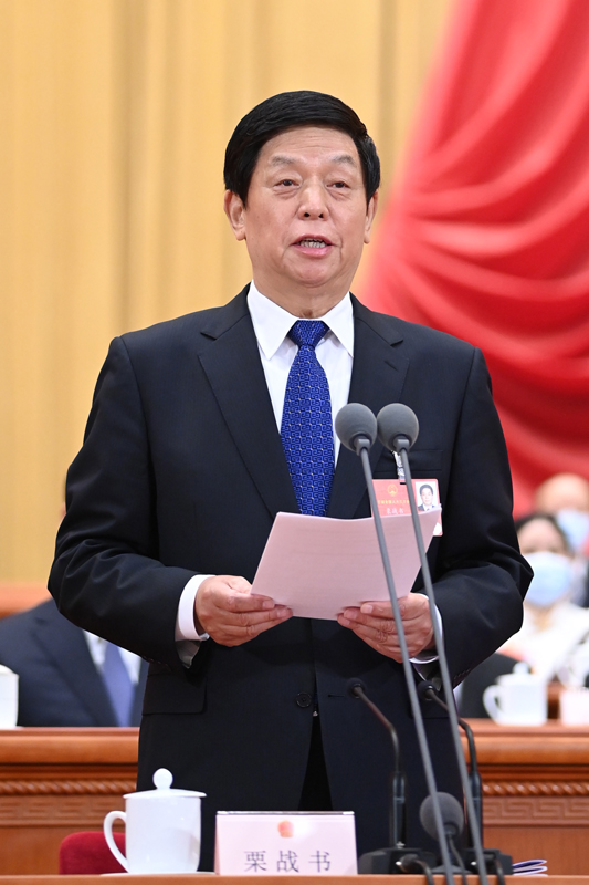 5月22日，第十三届全国人民代表大会第三次会议在北京人民大会堂开幕。大会主席团常务主席、执行主席栗战书主持大会。新华社记者 申宏 摄